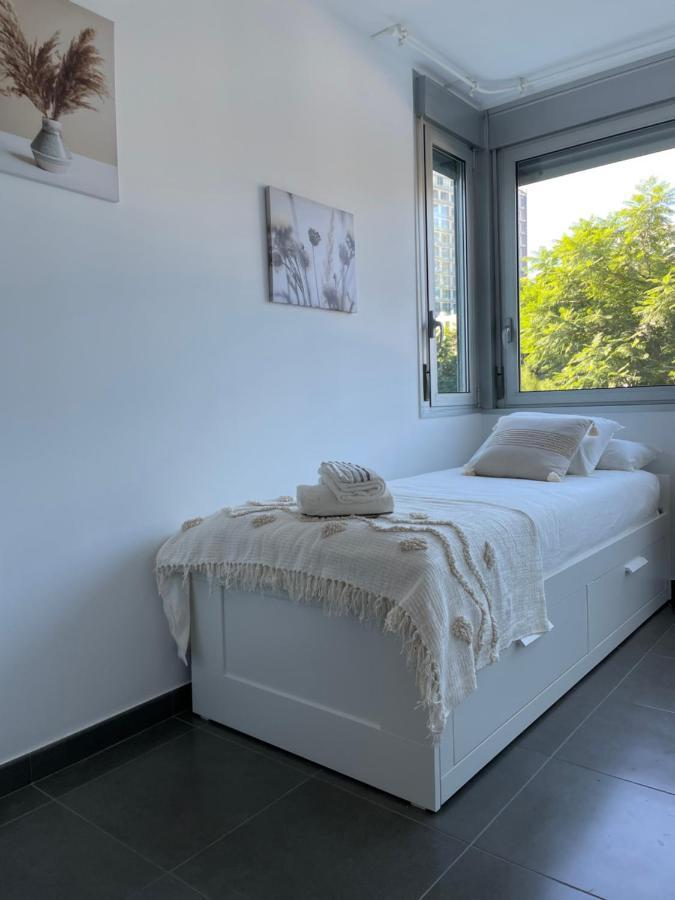 Standing Apartment Barcelona Forum 圣阿德里安-德贝索斯 外观 照片